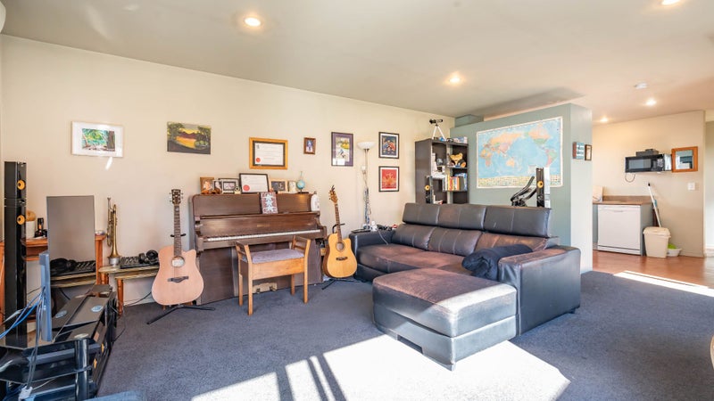 8A Somerset Crescent, Spreydon, Christchurch - Carousel 2