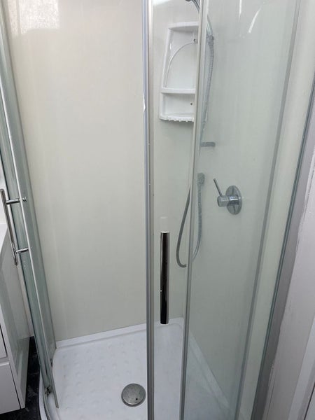 3A OAKLEIGH ST, MAUNGARAKI, LOWER HUTT - Carousel 17