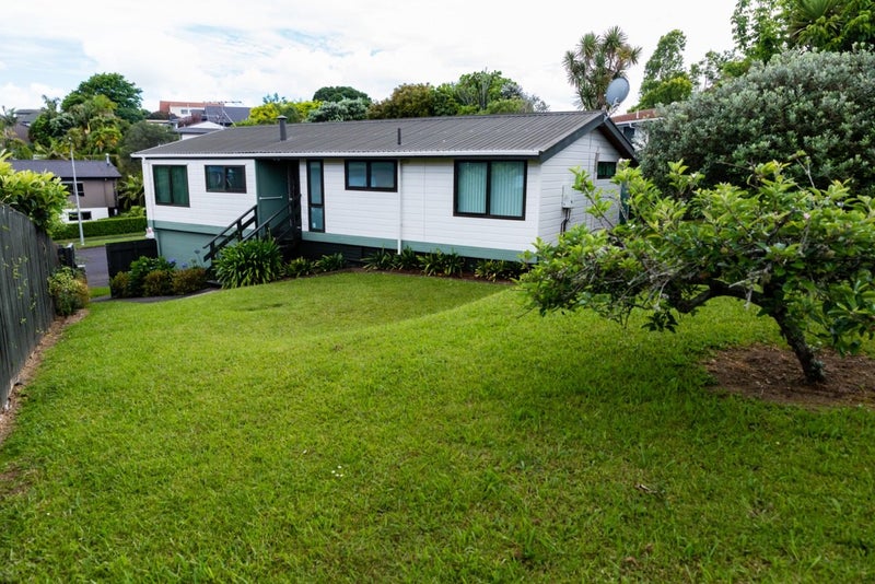 19 Pyatt Crescent, Saint Johns, Auckland - Carousel 2