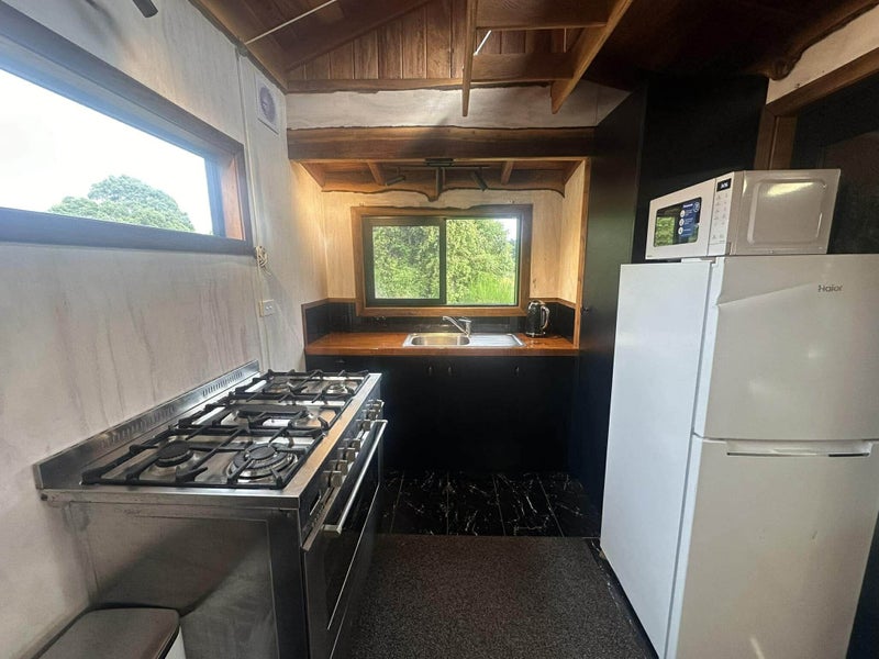 5B Twin Lakes Road, Te Marua, Upper Hutt - Carousel 2