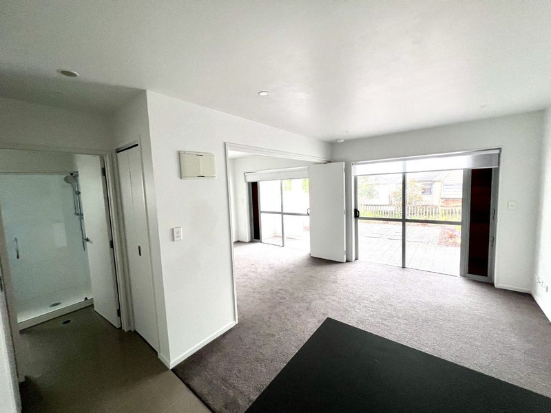 6A/60 Masons Road, Oteha, Auckland - Carousel 11