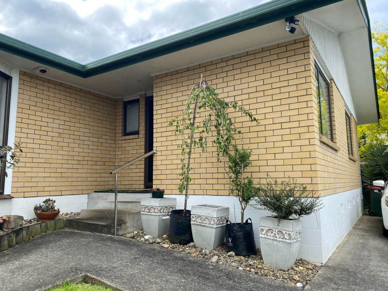 5 Regia Close, Half Moon Bay, Auckland - Carousel 1