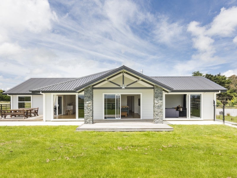 275 Ngaio Road, Halcombe, Palmerston North - Carousel 1