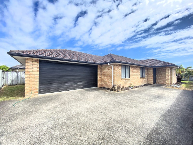 35 Parkside Drive, Huntington, Hamilton - Carousel 1