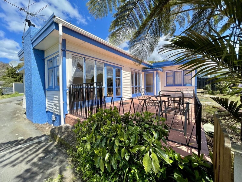 2 Somme Road, Silverstream, Upper Hutt - Carousel 1