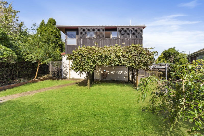7 Zita Maria Drive, Massey, Auckland - Carousel 2