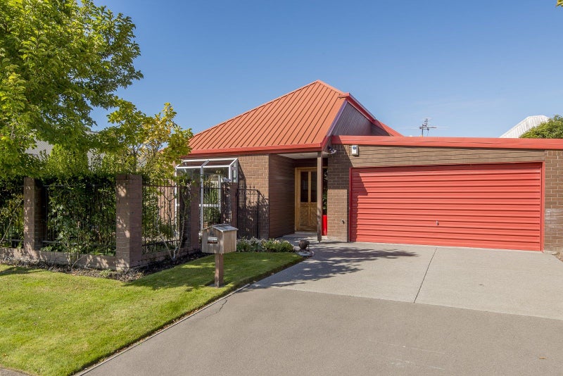 4 Claverley Gardens, Avonhead, Christchurch - Carousel 1