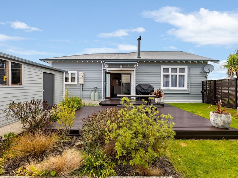 16 Springfield Road, Milton - Carousel 1