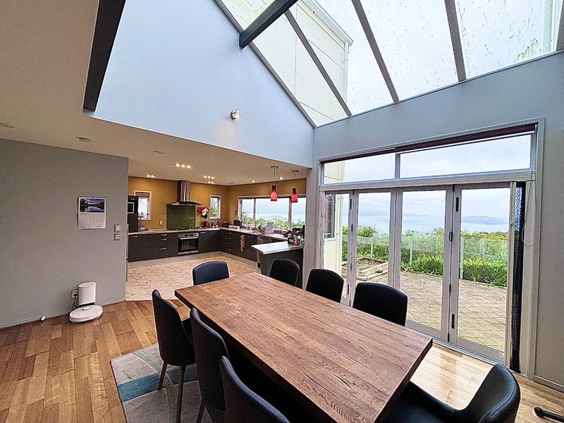 24 Dress Circle, Newlands, Wellington - Carousel 1