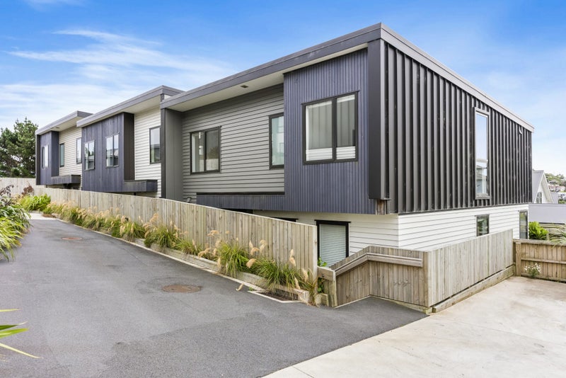 2/62 Spenmoor Street, Newlands, Wellington - Carousel 1