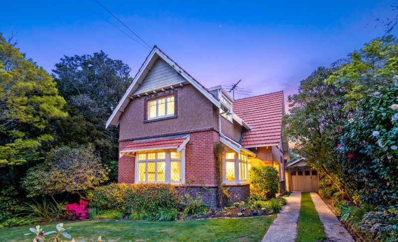 6 Tolcarne Avenue, Maori Hill, Dunedin - Carousel 1