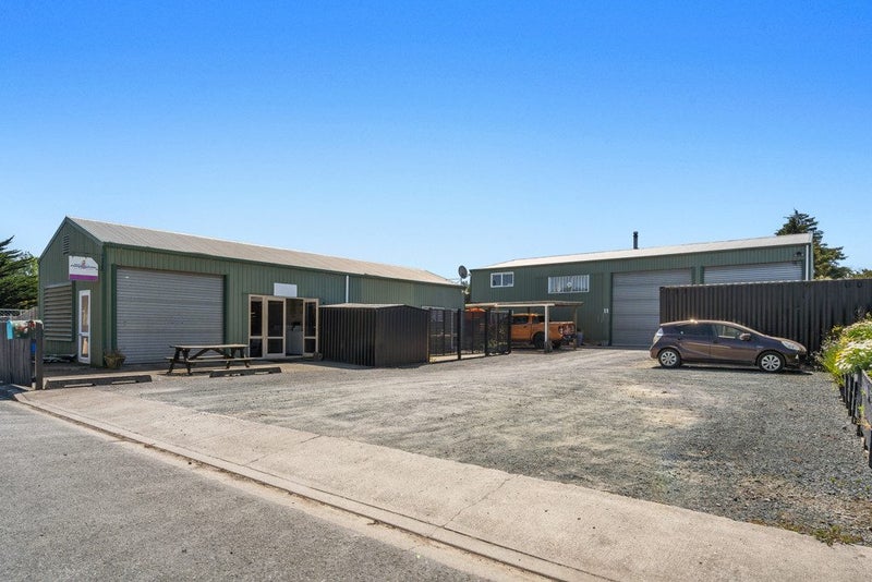 11 Warren Place, Frankleigh Park, New Plymouth - Carousel 2