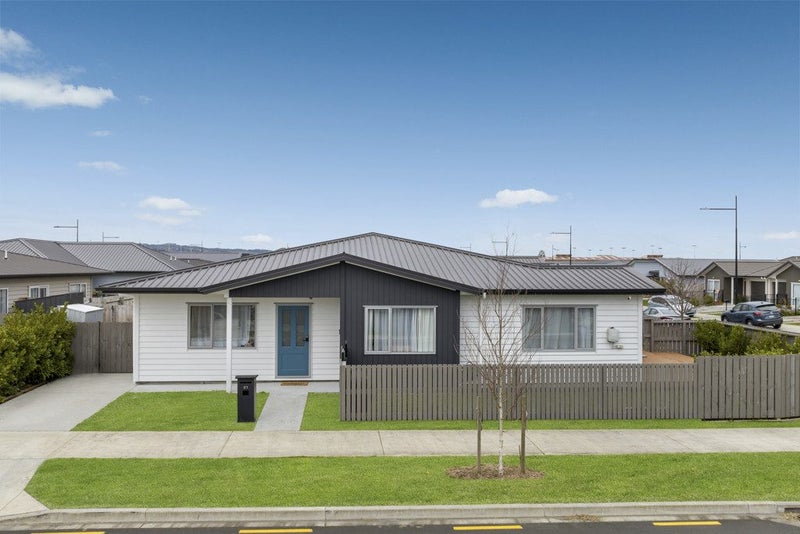 21 Whareatua Avenue, Takanini, Auckland - Carousel 1