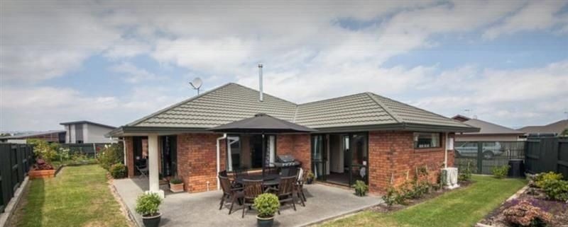 4 Dryden Court, Kelvin Grove, Palmerston North - Carousel 1