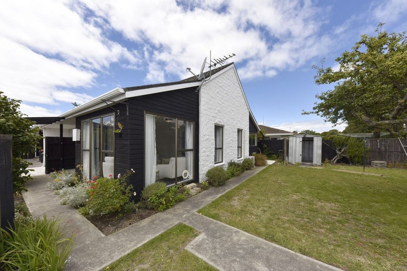 2/3 Wanstead Place, Woolston, Christchurch - Carousel 1