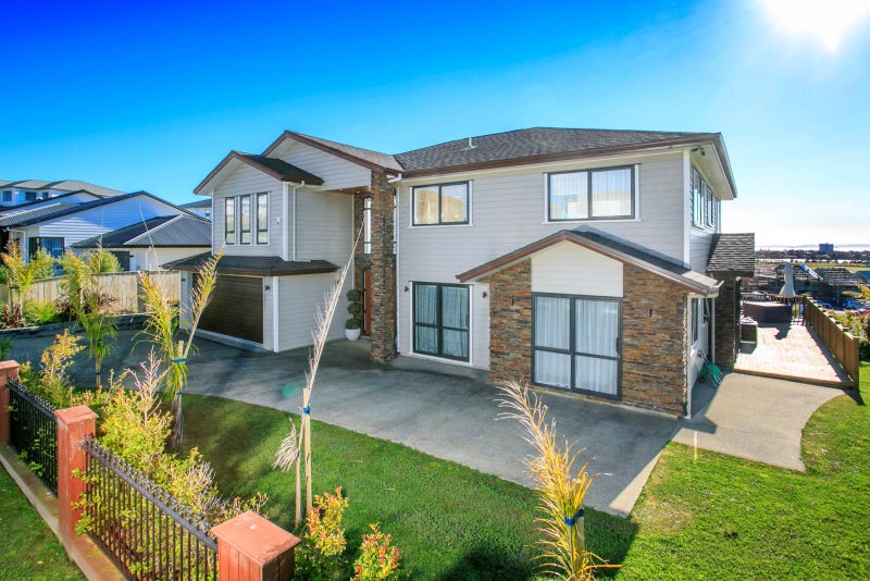 2 Carpenter Lane, Auckland - Carousel 2