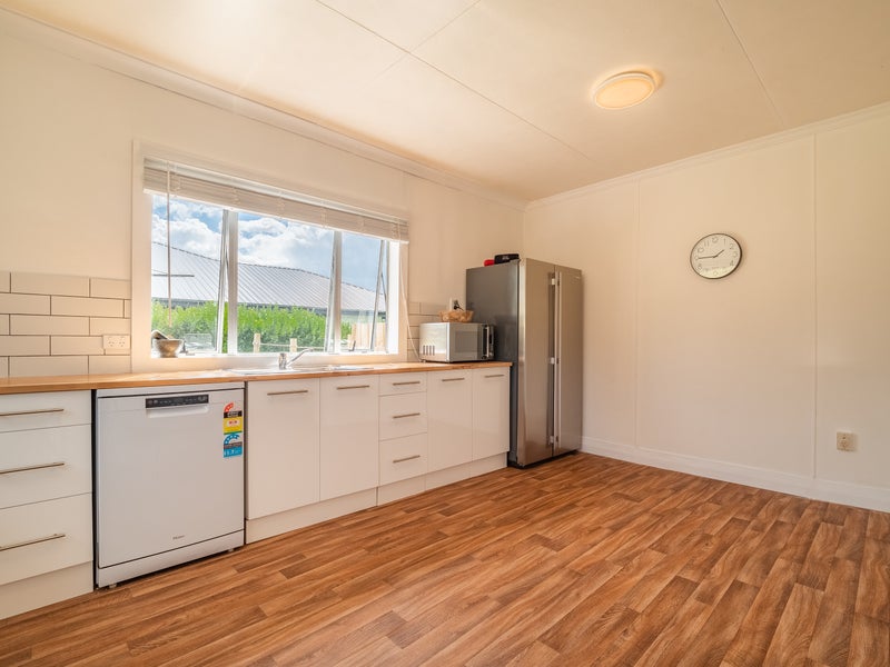 13 Beach Street, Saint Clair, Dunedin - Carousel 2