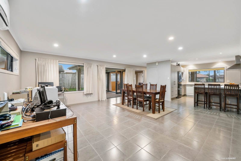 12 Monash Place, Flat Bush, Auckland - Carousel 2