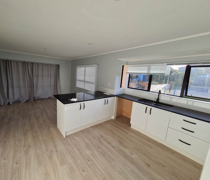 18 Charles Prevost Drive, The Gardens, Auckland - Carousel 1