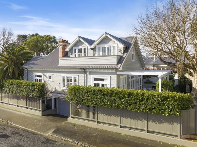 86 Sarsfield Street, Herne Bay, Auckland - Carousel 1