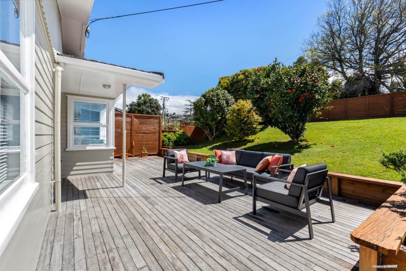 18 Wyoming Avenue, Murrays Bay, Auckland - Carousel 2