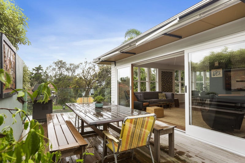 19 Noall Street, Te Atatu Peninsula, Auckland - Carousel 1