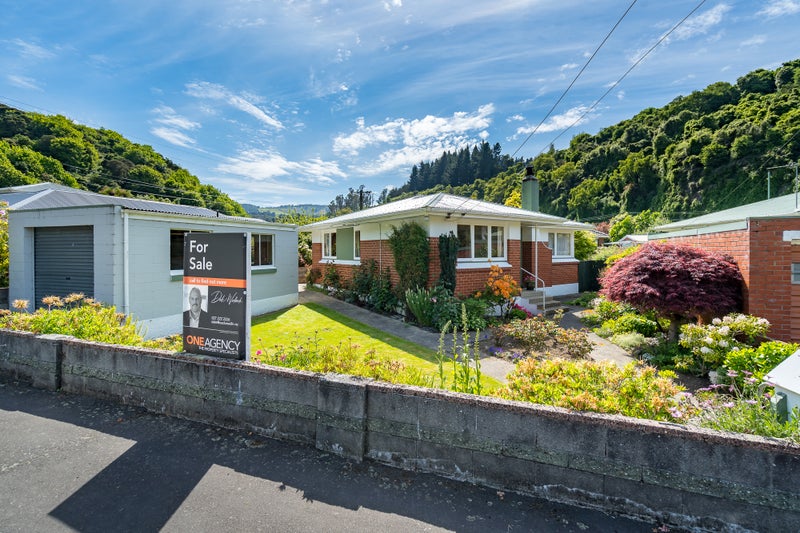 8 Rockside Road, Glenleith, Dunedin - Carousel 1