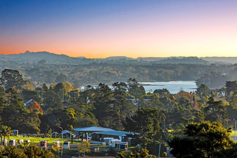 7 Mackay Drive, Greenhithe, Auckland - Carousel 2