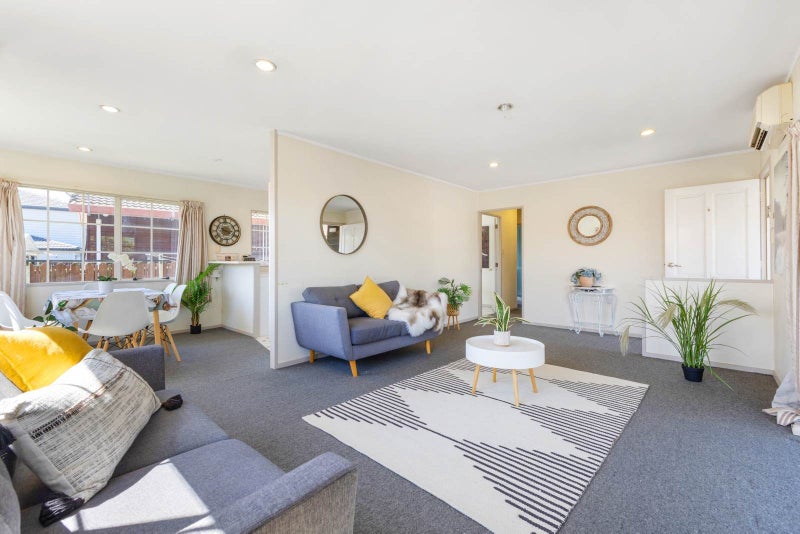 17 Heathridge Place, Burswood, Auckland - Carousel 2