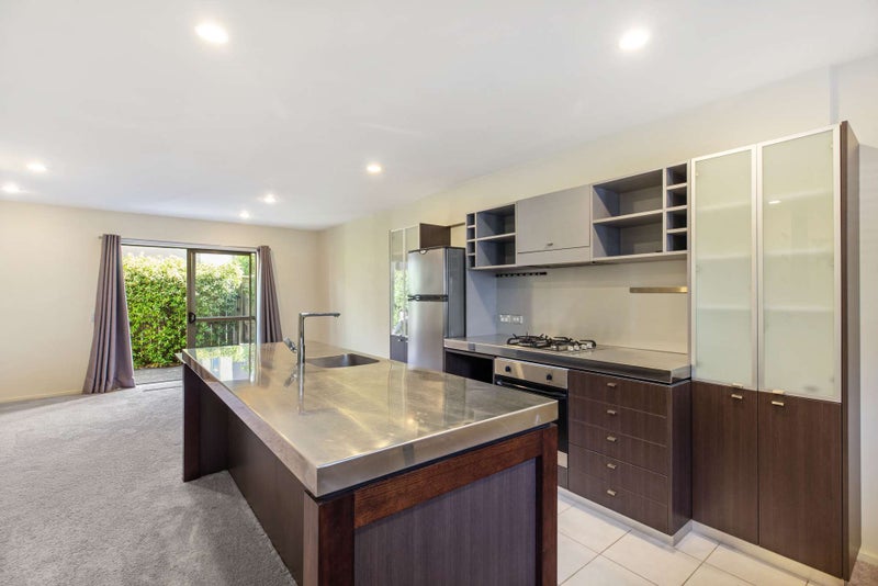 43/21 Hunters Park Drive, Three Kings, Auckland - Carousel 2