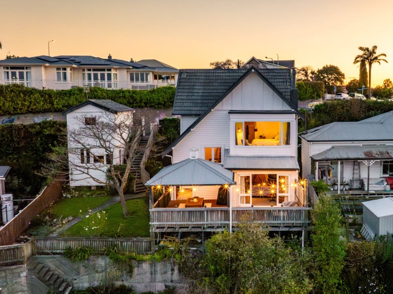 23 Fitzroy Road, Bluff Hill, Napier - Carousel 35