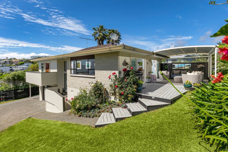 2/25 Korotaha Terrace, Rothesay Bay, Auckland - Carousel 1