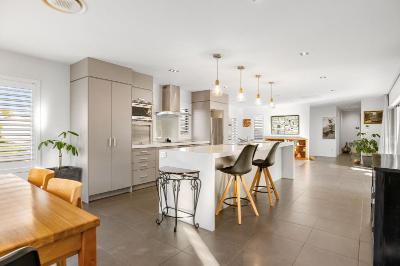 2 Lamia Grove, Papamoa Beach, Papamoa - Carousel 2