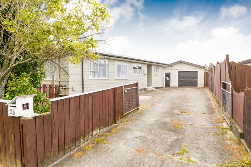 28 Robinson Crescent, Westbrook, Palmerston North - Carousel 1