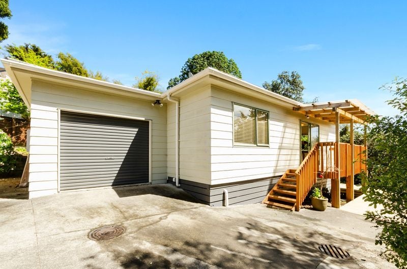 2/1 Nea Place, Hillcrest, Auckland - Carousel 1