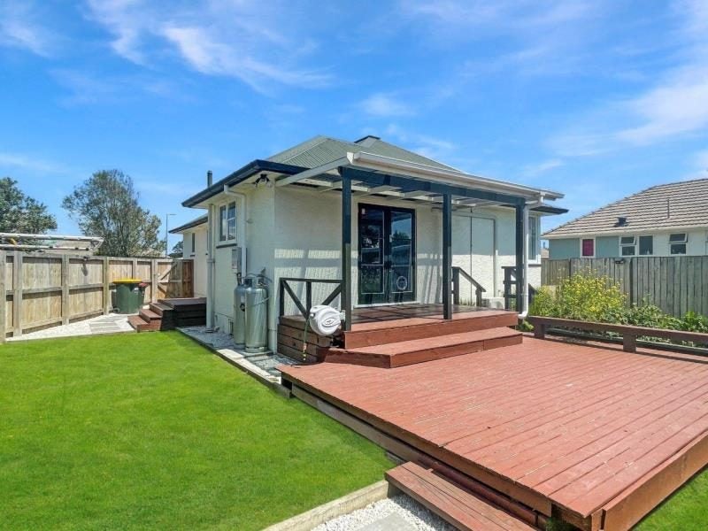 30 Douglas Crescent, Fairfield, Hamilton - Carousel 1