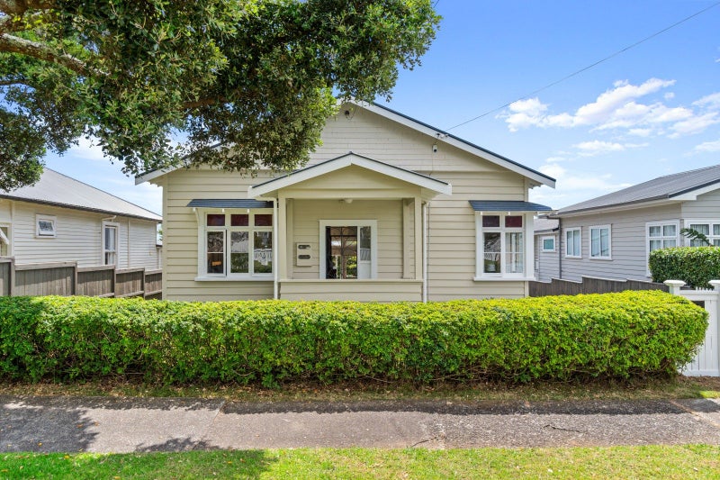 32 Truro Road, Sandringham, Auckland - Carousel 2