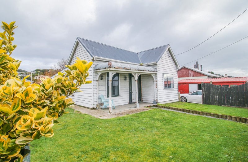 6 Ocean Beach Road, Bluff - Carousel 1