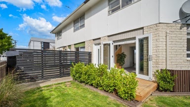3/14 Church Square, Addington, Christchurch - Carousel 1