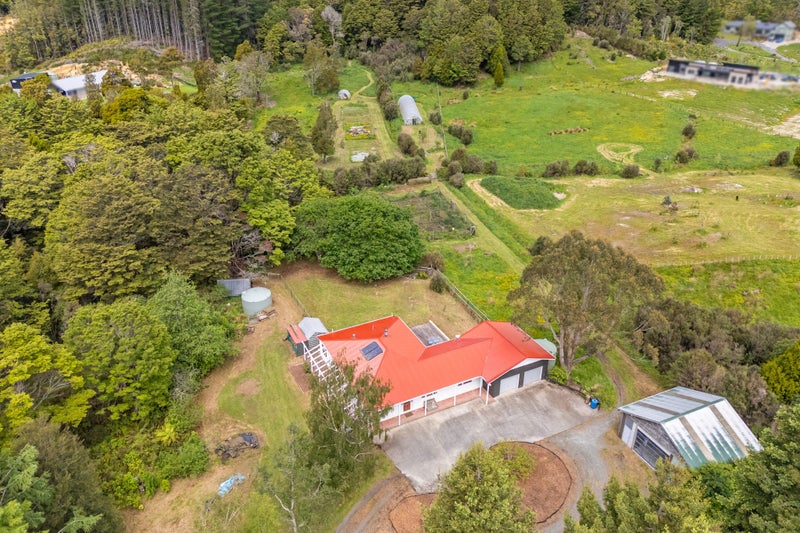 423 Katherine Mansfield Drive, Blue Mountains, Upper Hutt - Carousel 2