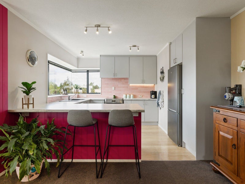 14 Rimmington Drive, Hamilton Lake, Hamilton - Carousel 1