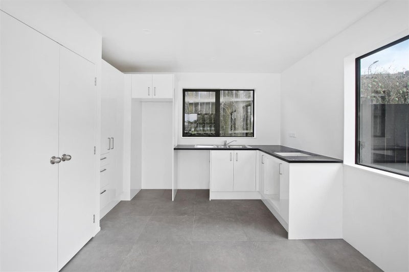 4/9 Plumley Crescent, Māngere, Auckland - Carousel 1