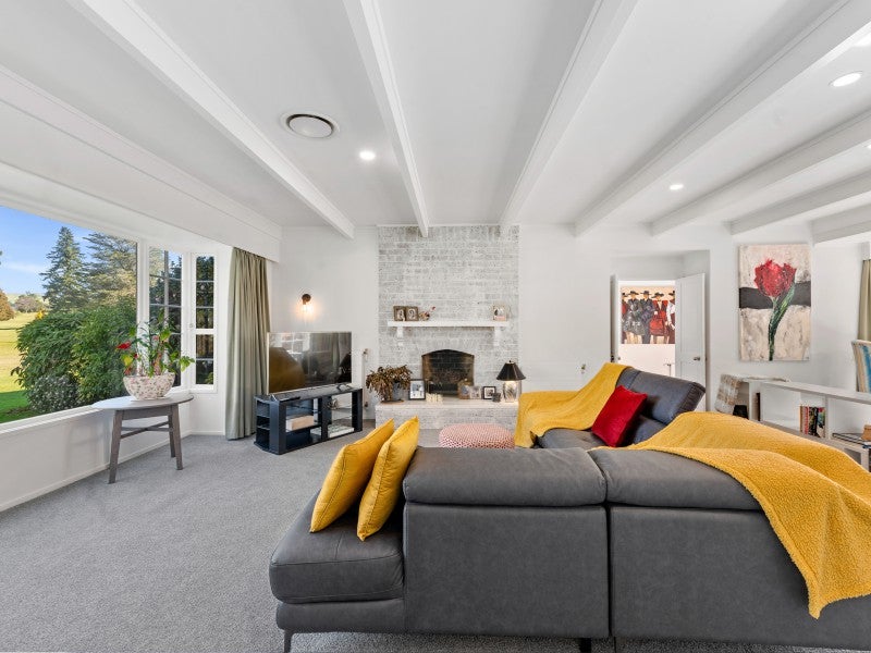 2 Gwendoline Street, Glenholme, Rotorua - Carousel 2