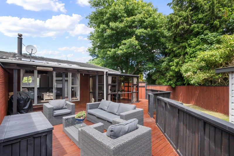 6/10 Mangaroa Hill Road, Maoribank, Upper Hutt - Carousel 1