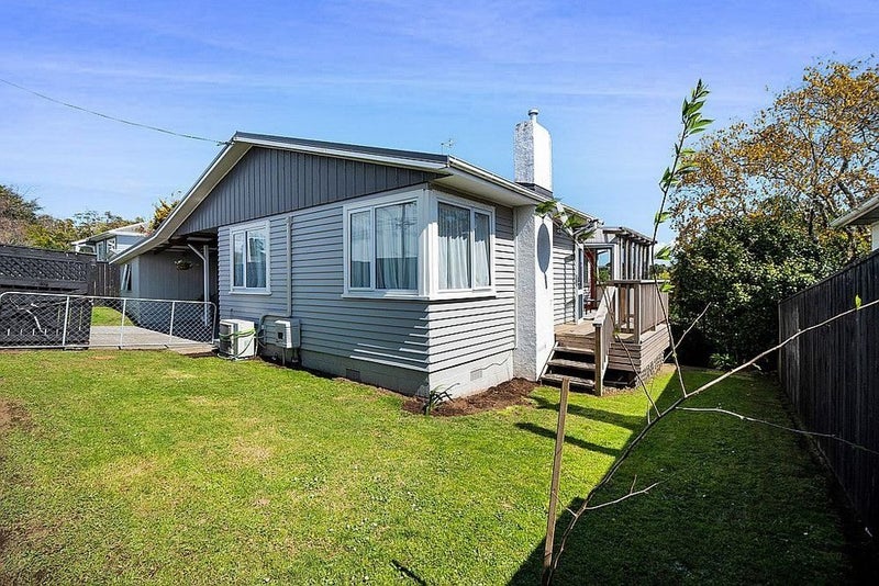 162 Seaview Road, Westown, New Plymouth - Carousel 1