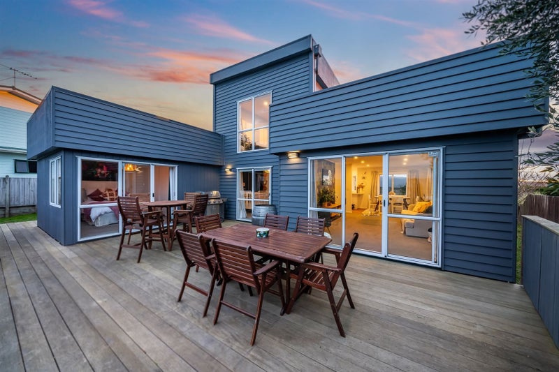 26 Doncaster Terrace, Ascot Park, Porirua - Carousel 1