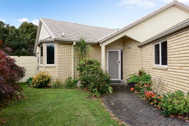 16 Ruby Court, Chartwell, Hamilton - Carousel 2
