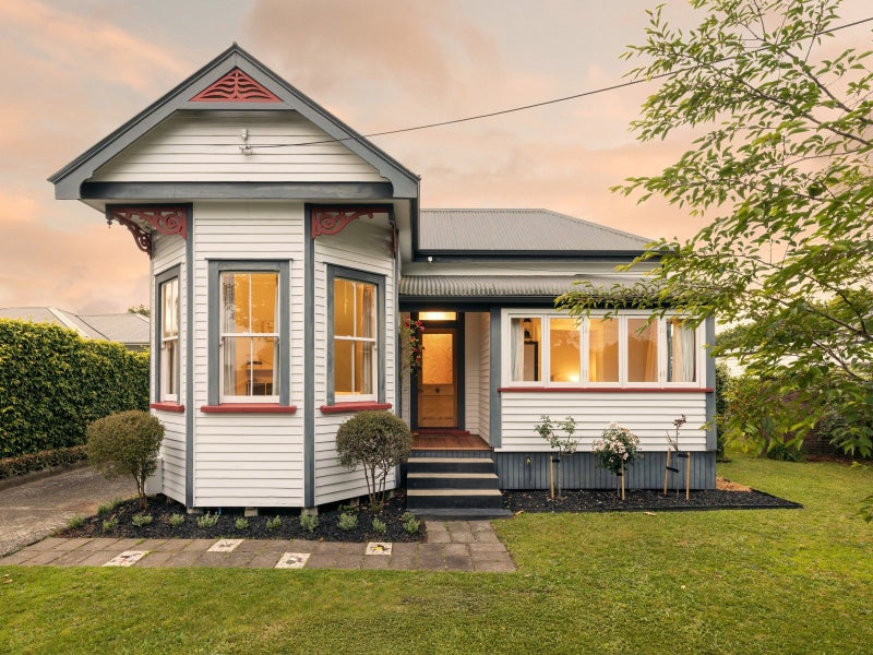 41 Firth Street, Hamilton East, Hamilton - Carousel 1