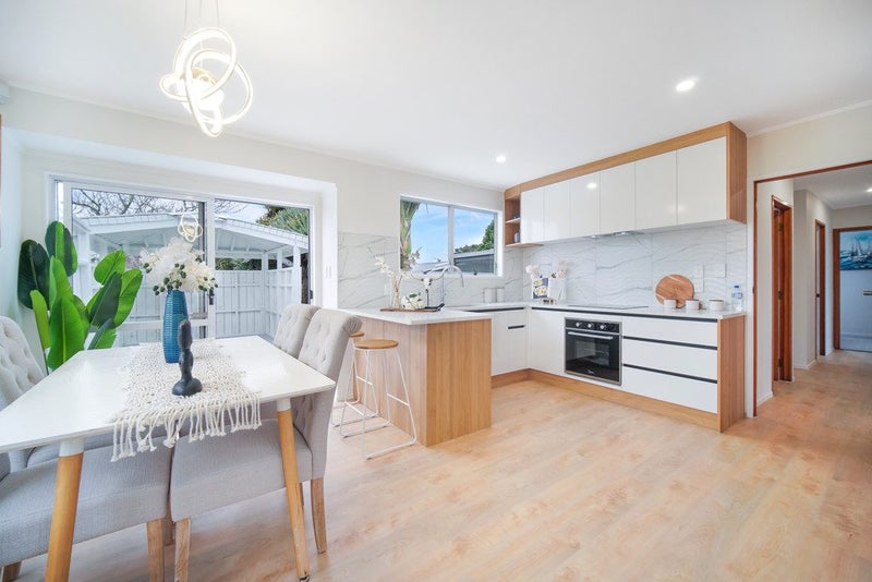 22 Adel Place, Weymouth, Auckland - Carousel 1