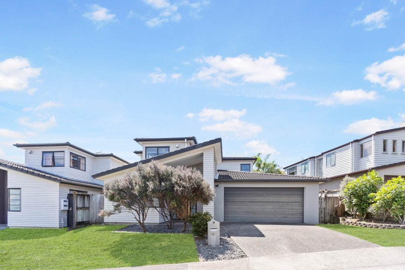 127 Cyril French Drive, Flat Bush, Auckland - Carousel 1